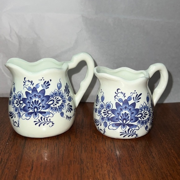 Set of Creamer Measuring Cups which are possibly ceramic or maybe pottery - Picture 3 of 11